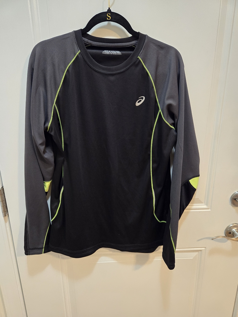Asics Men’s Black & Gray Long-Sleeve Performance Top with Lime Accents
